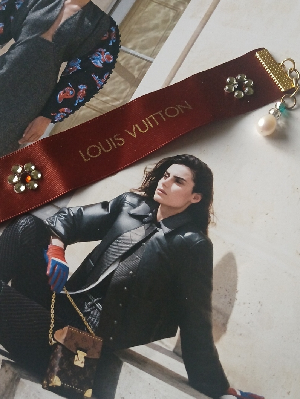 Louis Vuitton Brown Ribbon Charm with Gold Logo and Pearl Bracelet - Picture 5 of 5